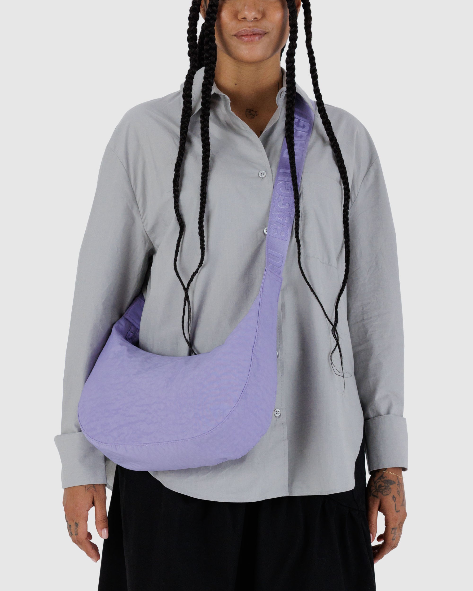 BAGGU Medium Nylon Crescent Bag - Wisteria