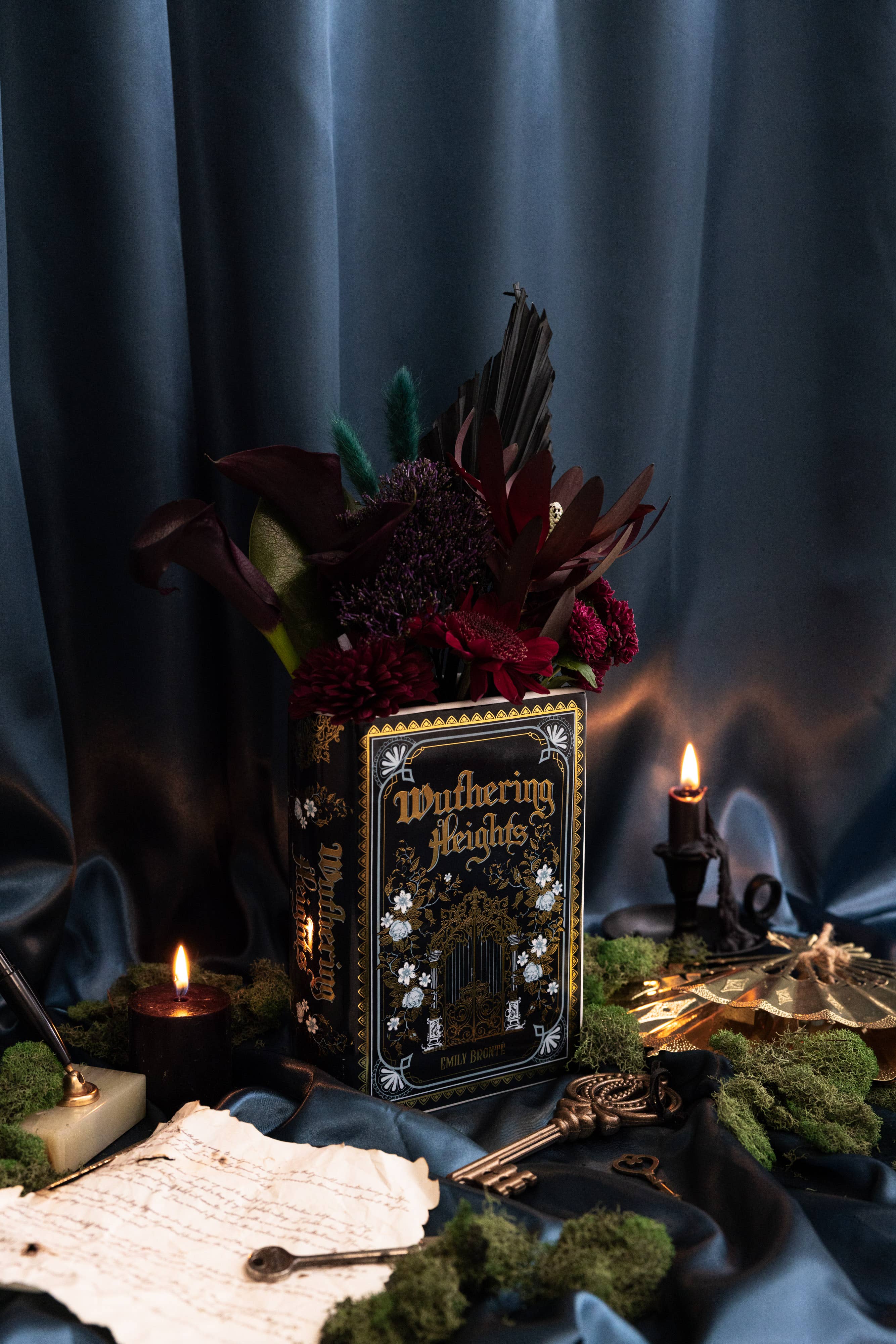 Book Vase Wuthering Heights