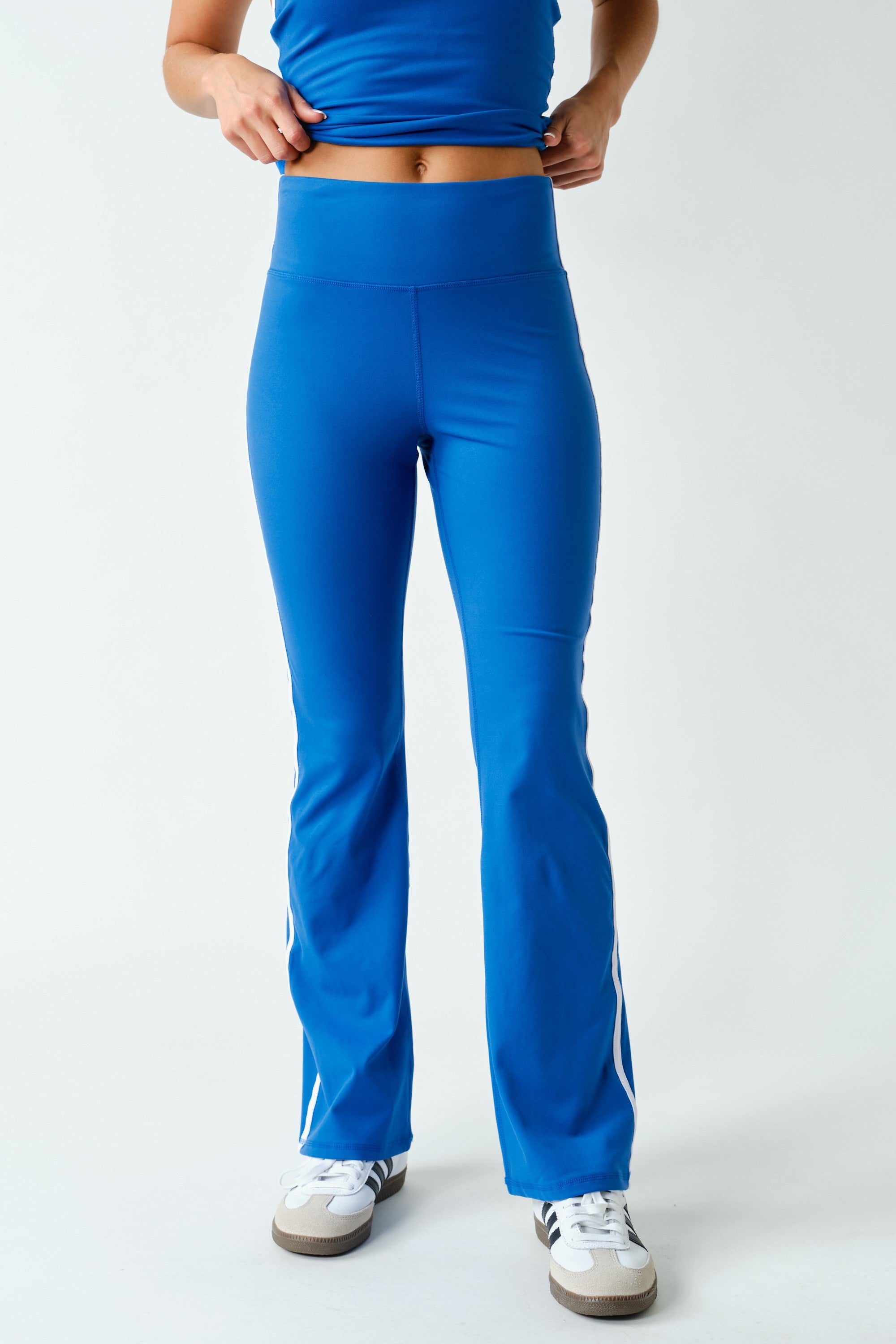 Sculpted High-waist Flare Legging Blue