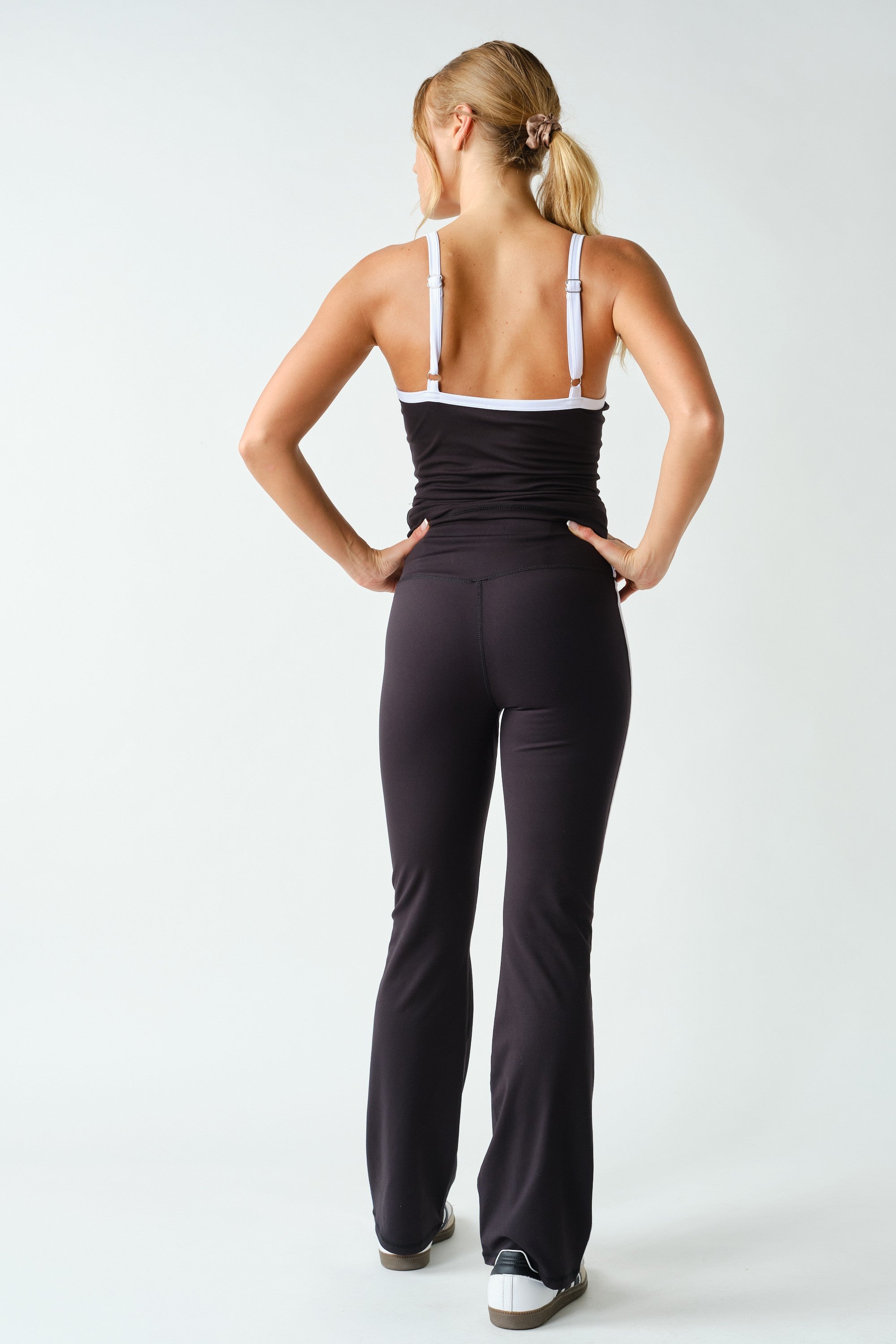 Sculpted Outline Tank Top Black