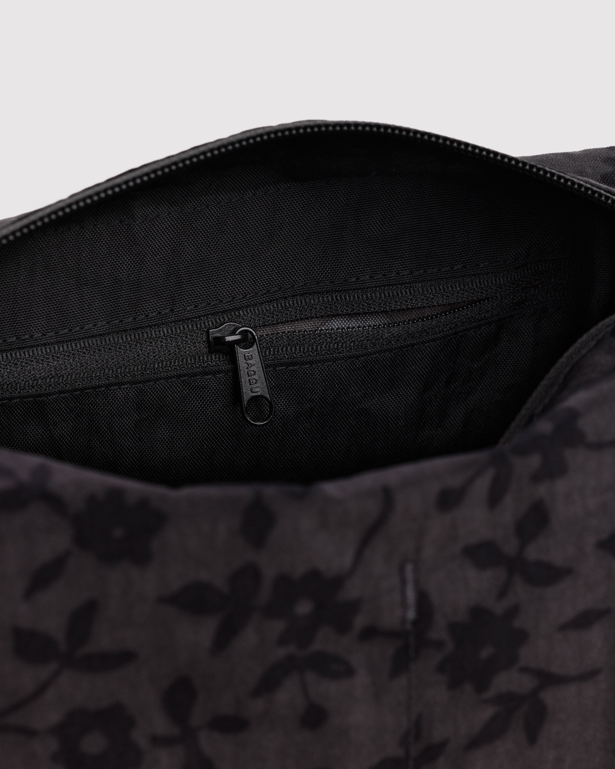 BAGGU Dopp Kit - Charcoal Ditsy Floral