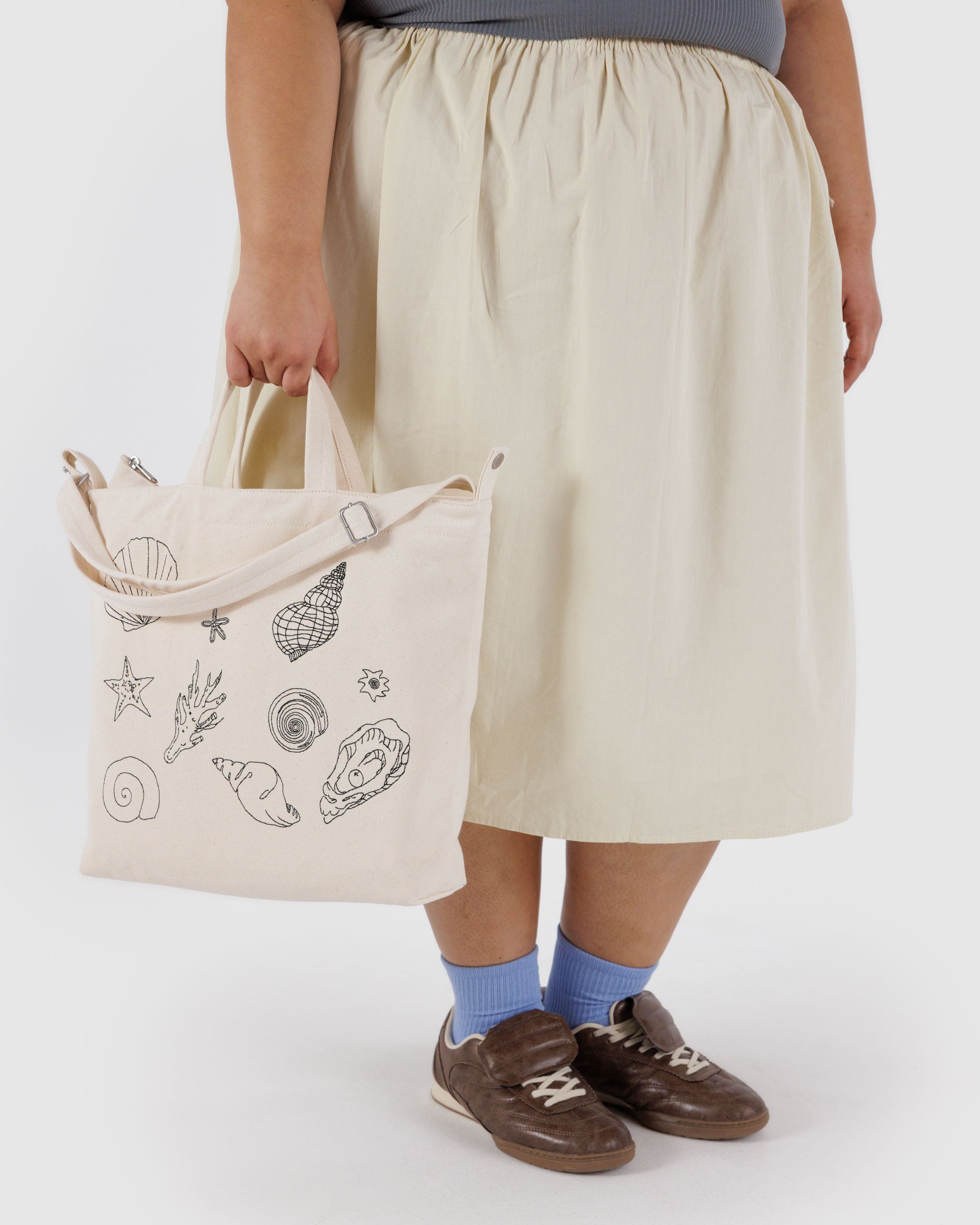BAGGU Horizontal Zip Duck Bag - Embroidered Shells