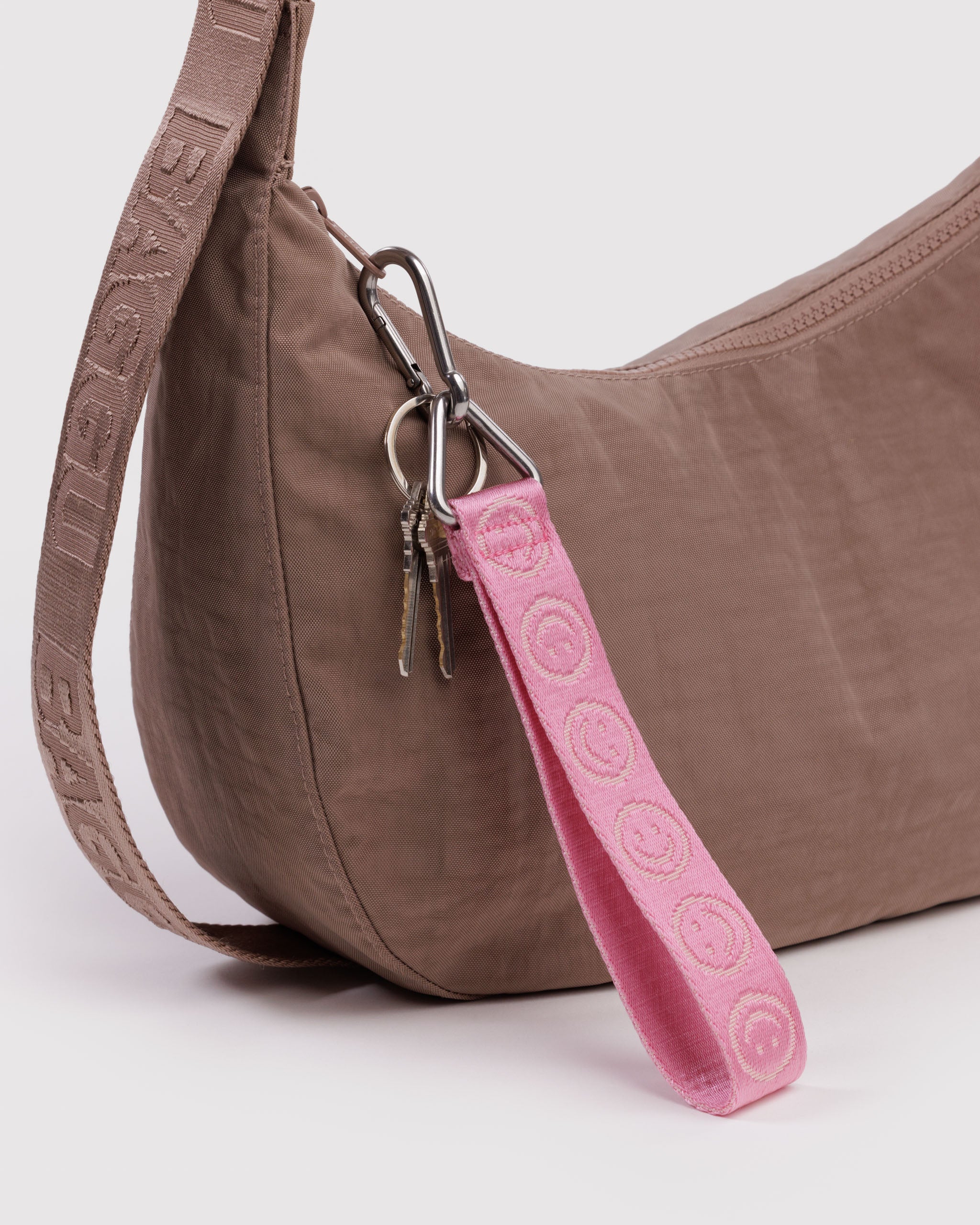 Baggu Logo Keychain - Pink Happy