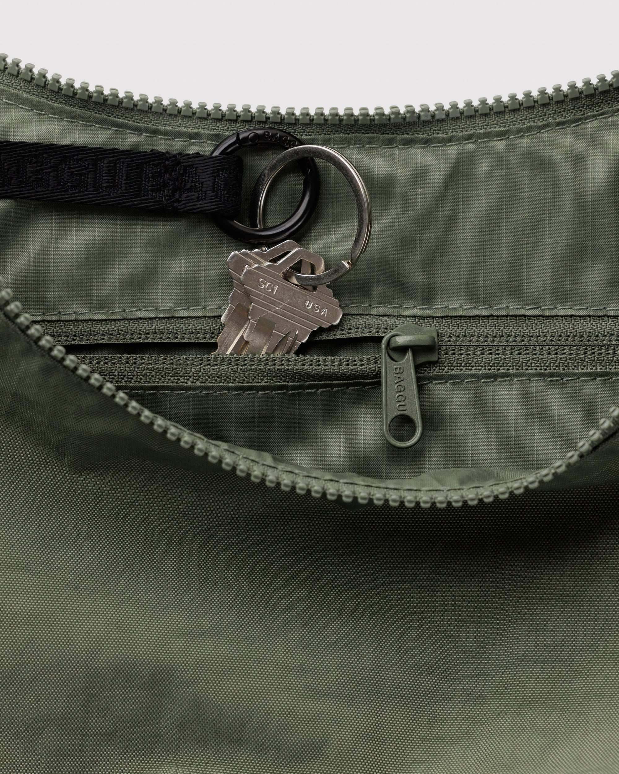 BAGGU Medium Nylon Crescent Bag - Caper
