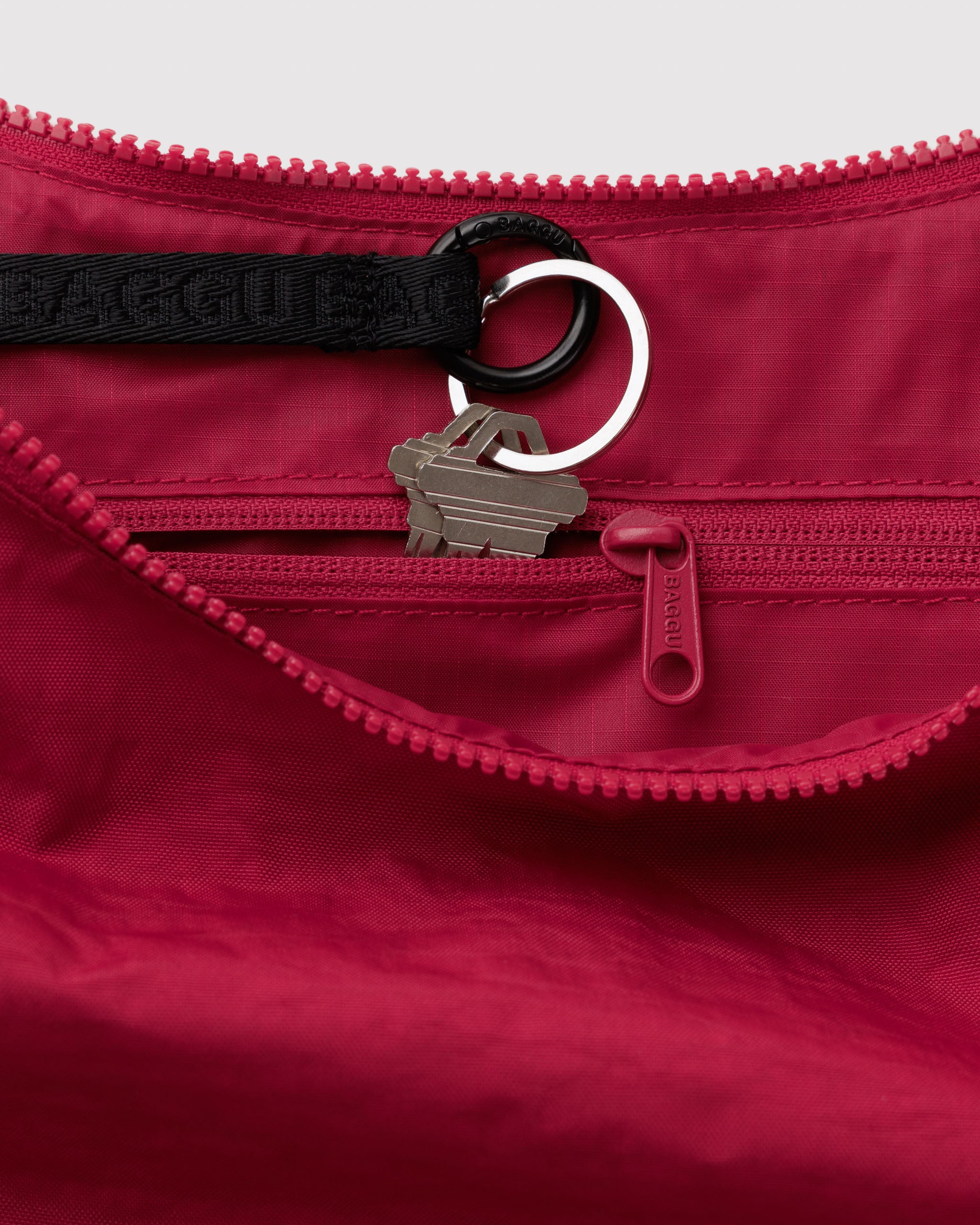 BAGGU Medium Nylon Crescent Bag - Cherry