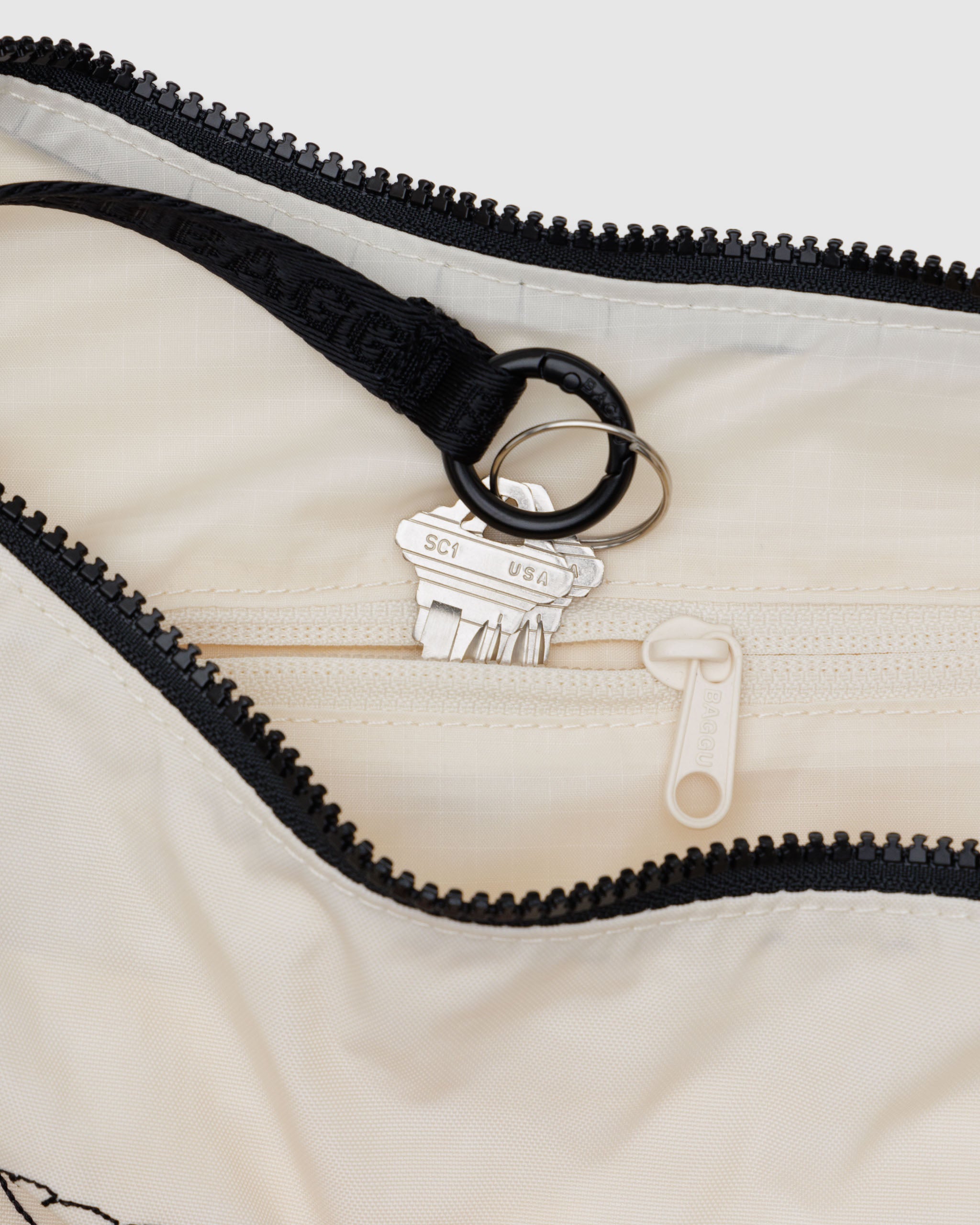 BAGGU Medium Nylon Crescent Bag - Embroidered Shells