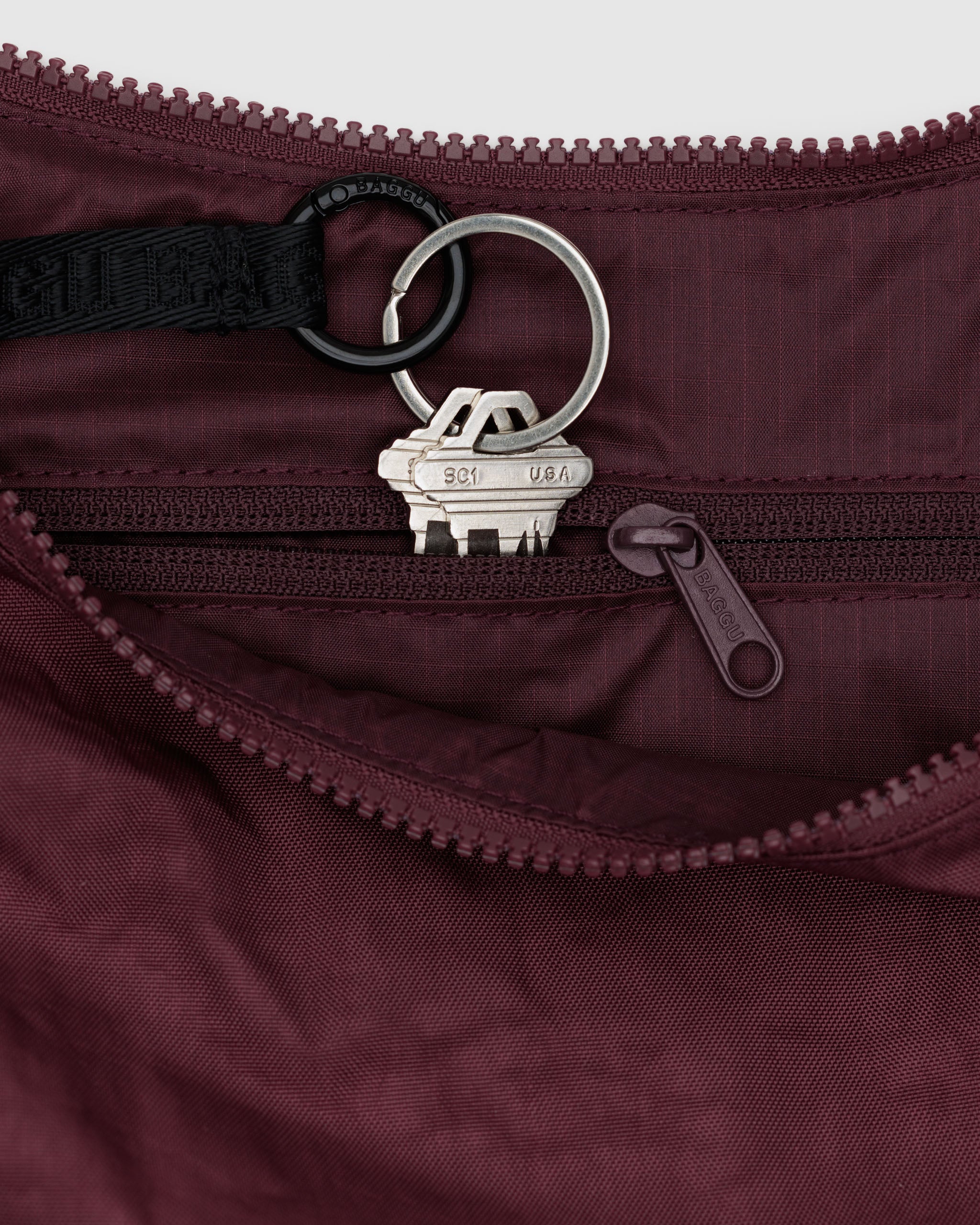 BAGGU Medium Nylon Crescent Bag - Mahogany