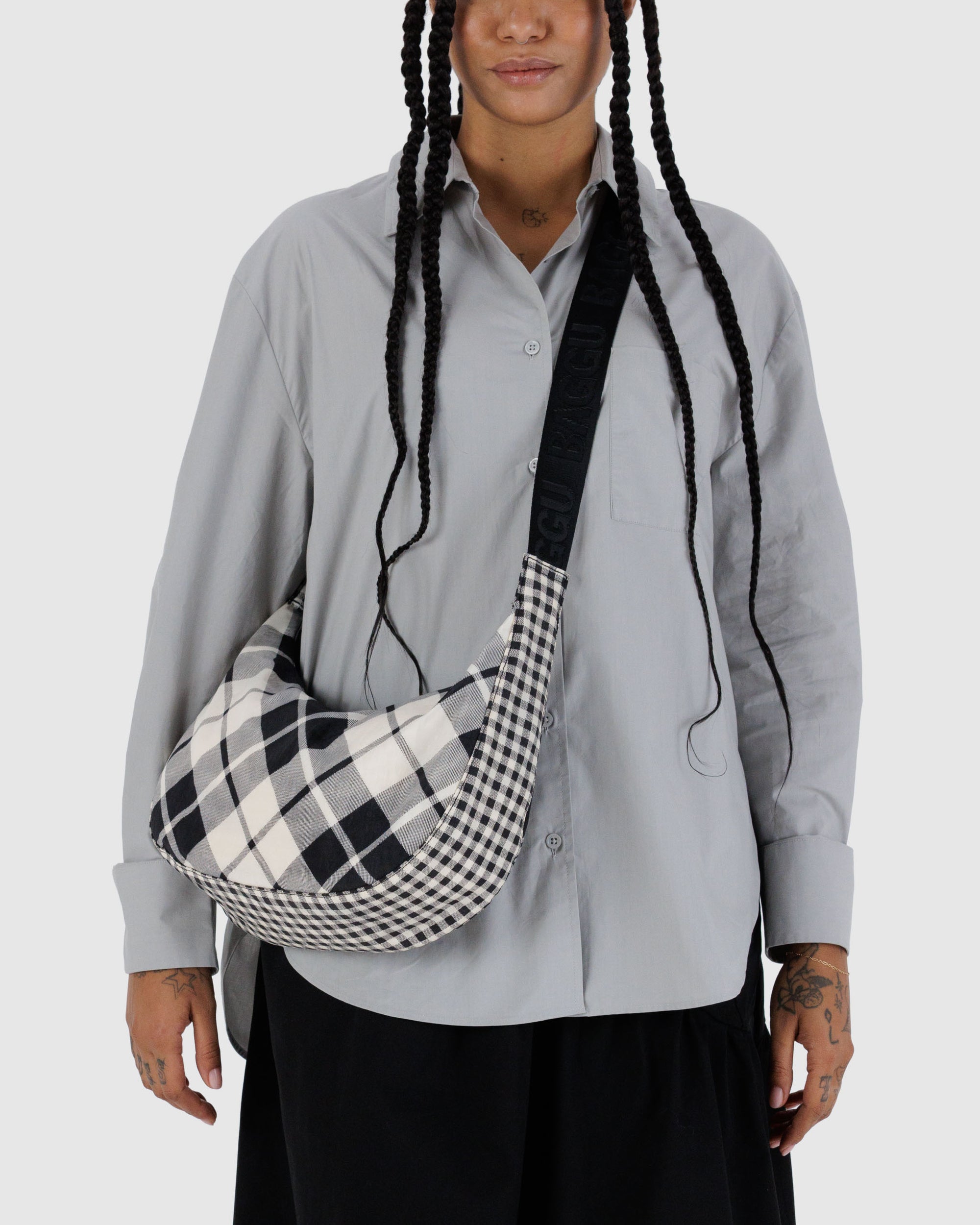 BAGGU Medium Nylon Crescent Bag - Mixed Plaid