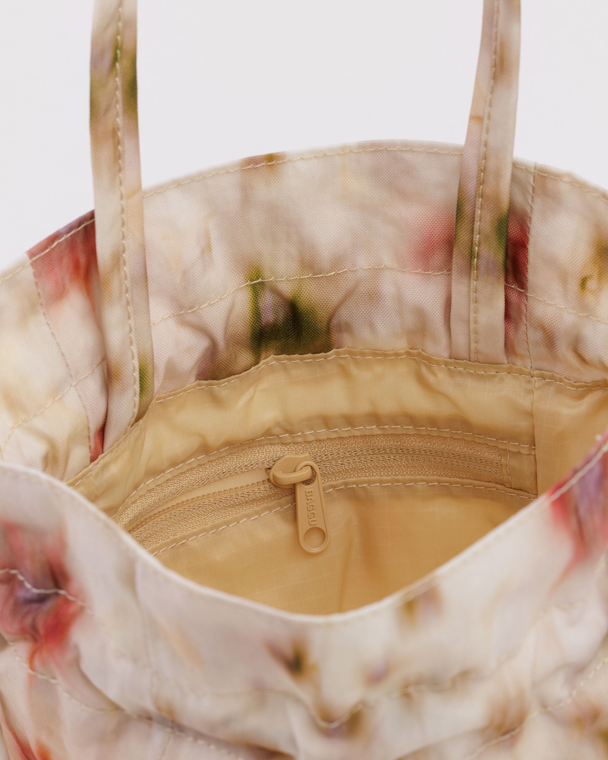 BAGGU Nylon Drawstring Bag - Abstract Floral