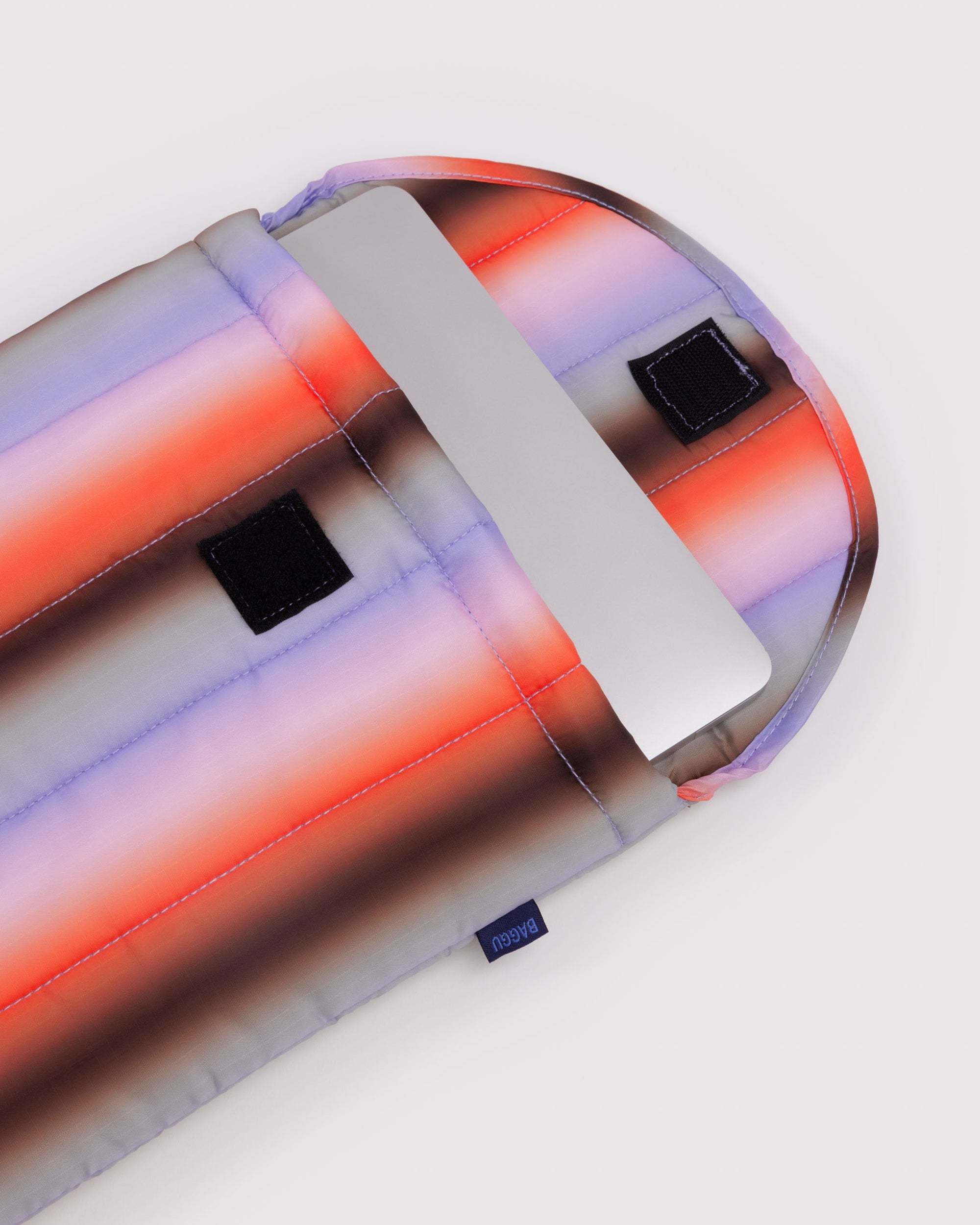 BAGGU Puffy Laptop Sleeve 16" - Gradient Stripe Poppy & Lilac