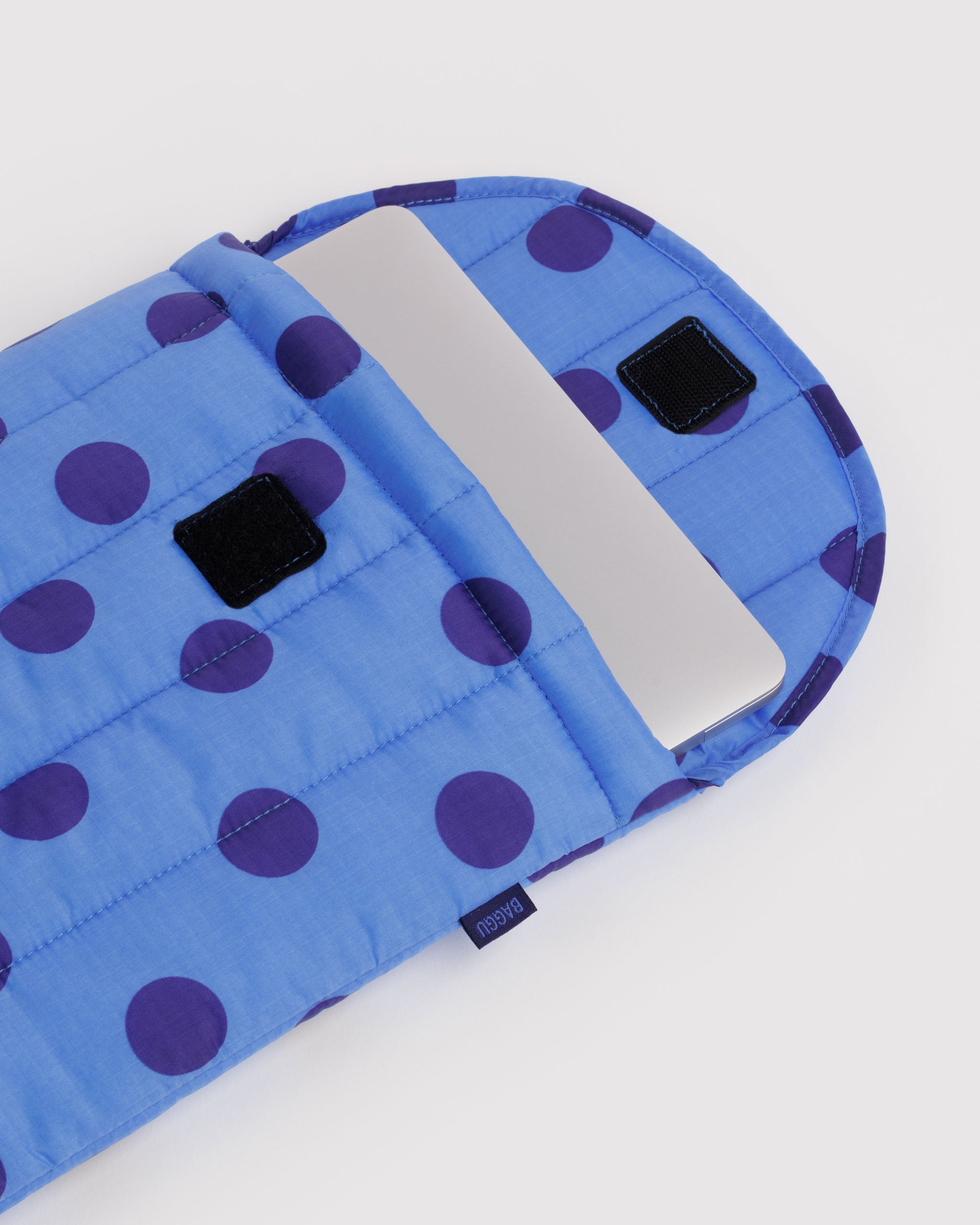 BAGGU Puffy Laptop Sleeve 13"/14" - Blue Polka Dot