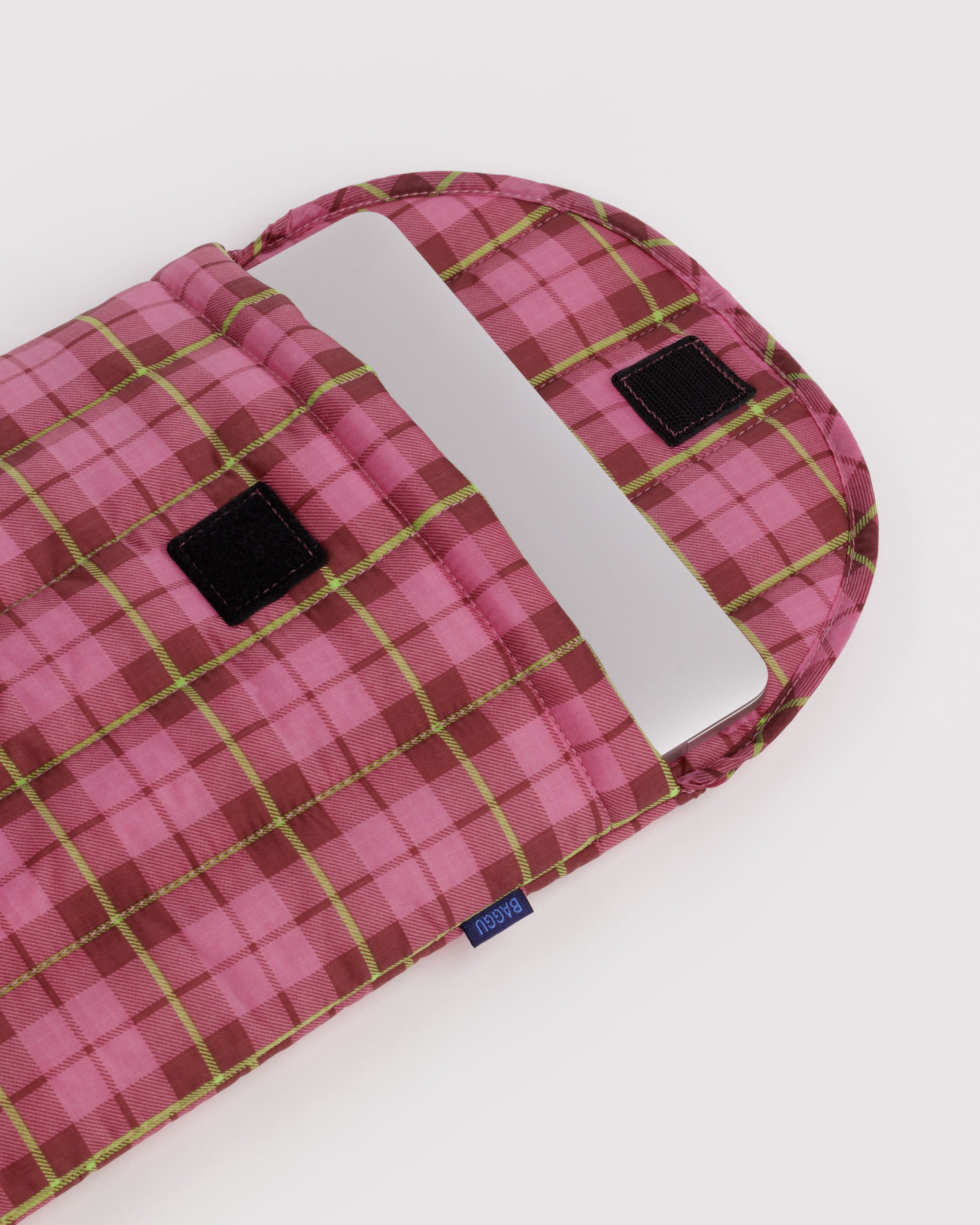 BAGGU Puffy Laptop Sleeve 13"/14" - Azalea Pink Tartan