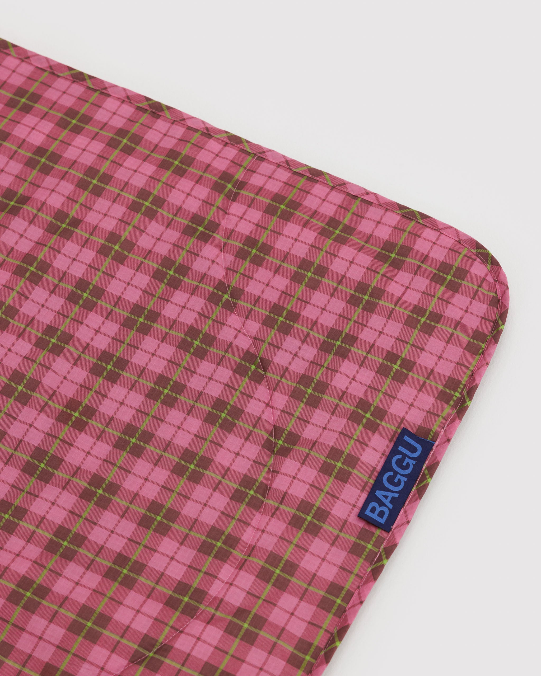 BAGGU Puffy Picnic Blanket - Azalea Pink Tartan