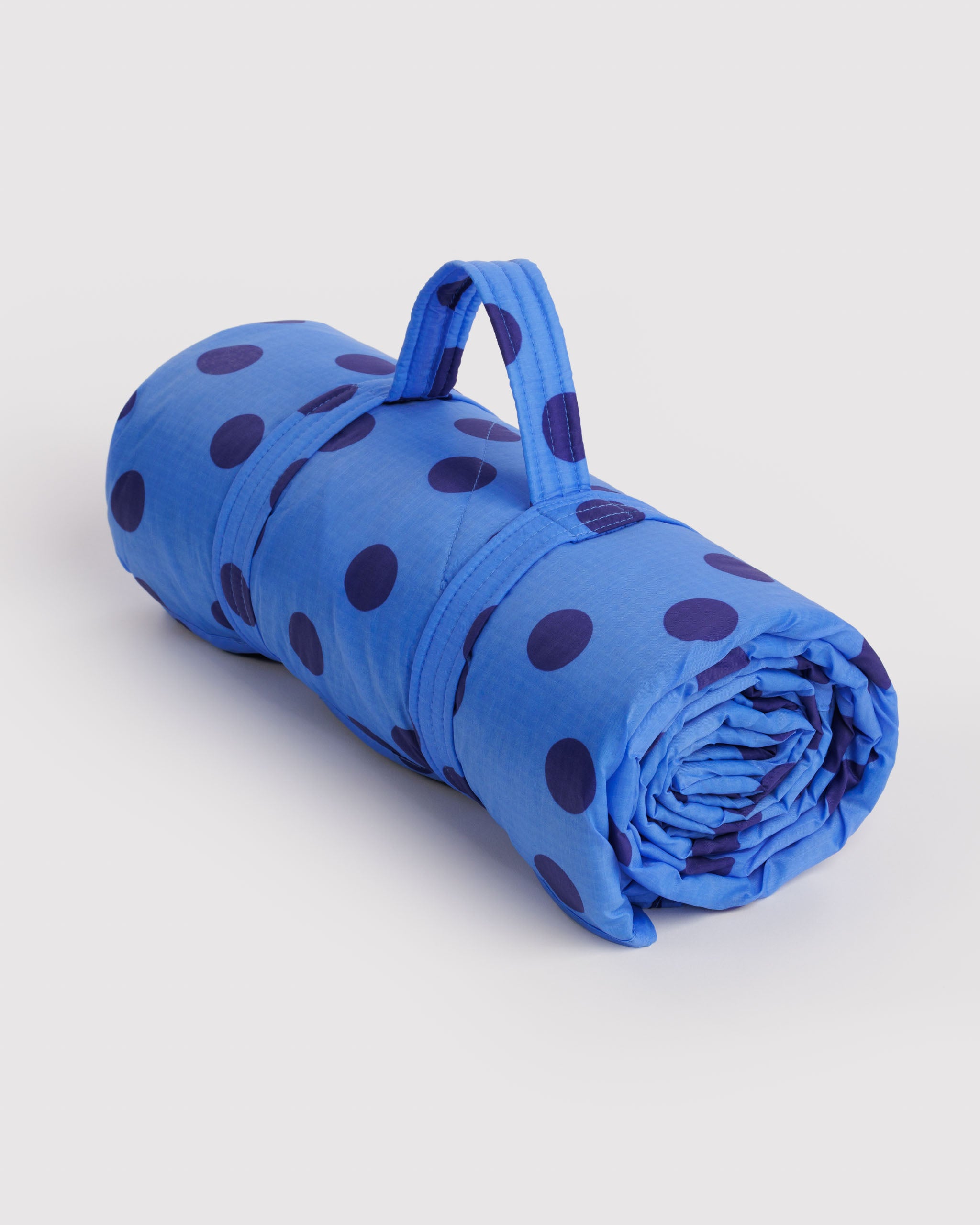 BAGGU Puffy Picnic Blanket - Blue Polka Dot