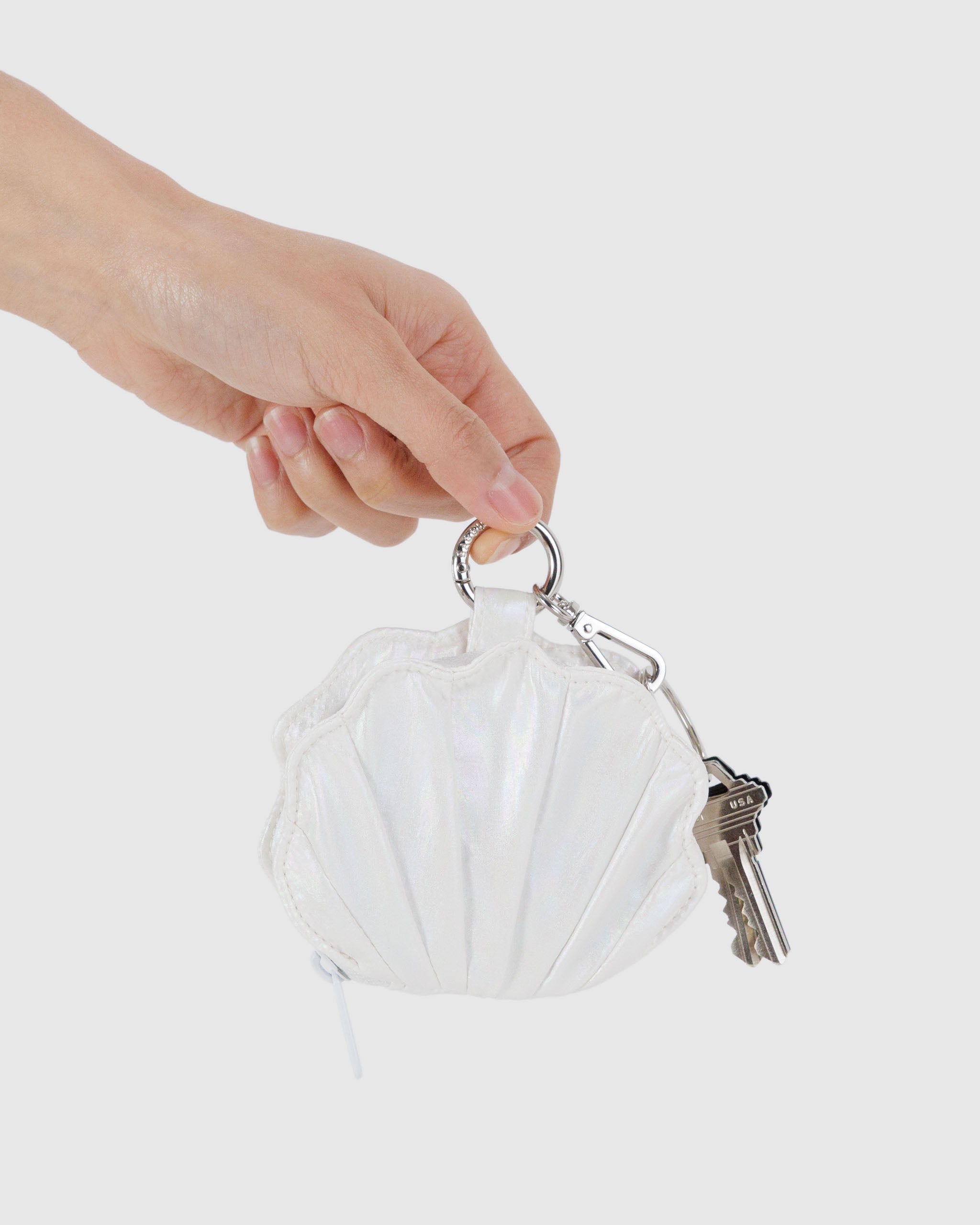BAGGU Shell Charm - Pearl Metallic