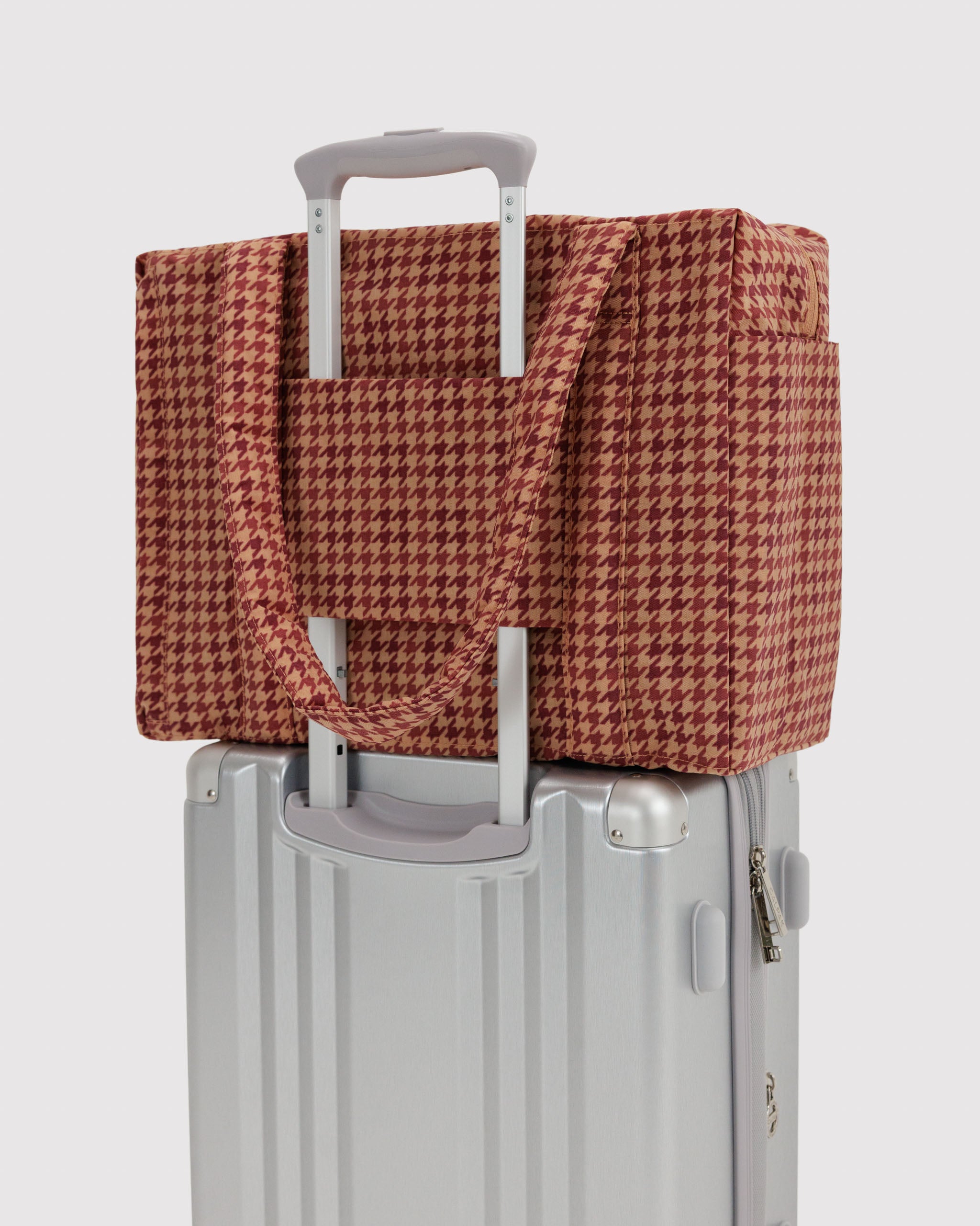 BAGGU Small Cloud Carry-On - Tan Houndstooth