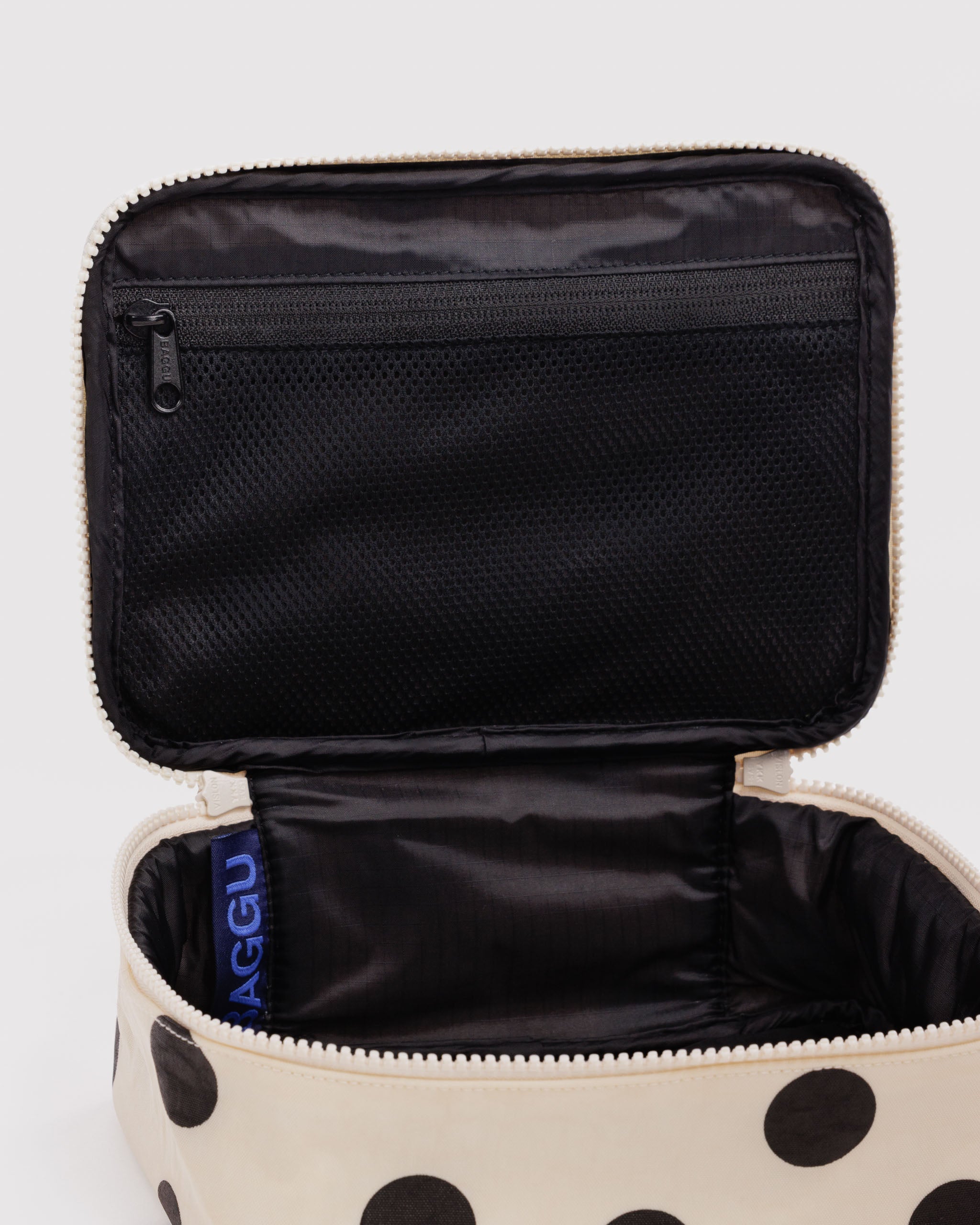 BAGGU Small Cosmetic Case - Cream & Black Polka Dot