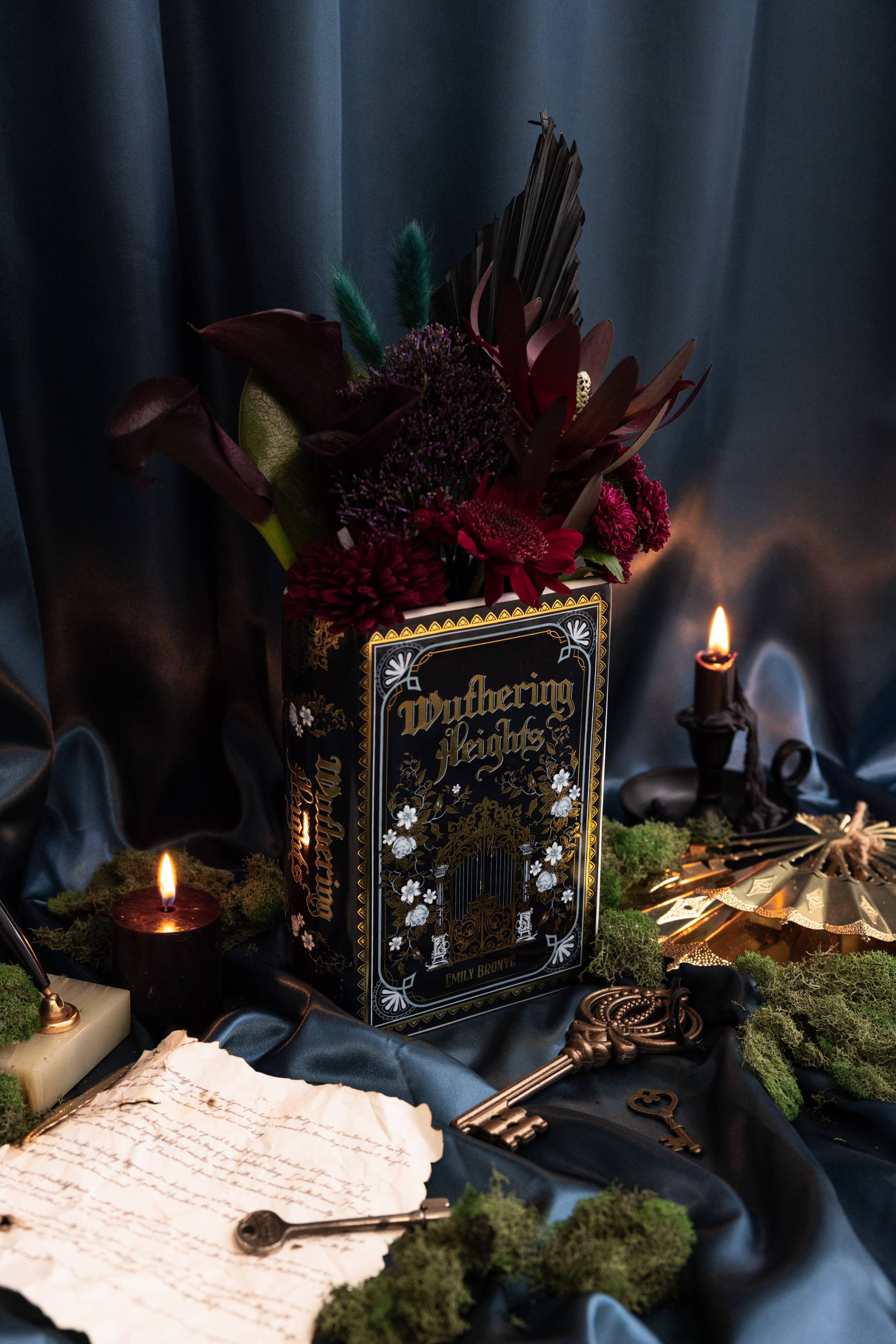 Book Vase Wuthering Heights